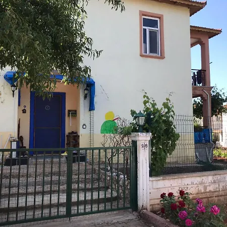 Antalya Kas'ta 4+1 Site'de Kiralik קס